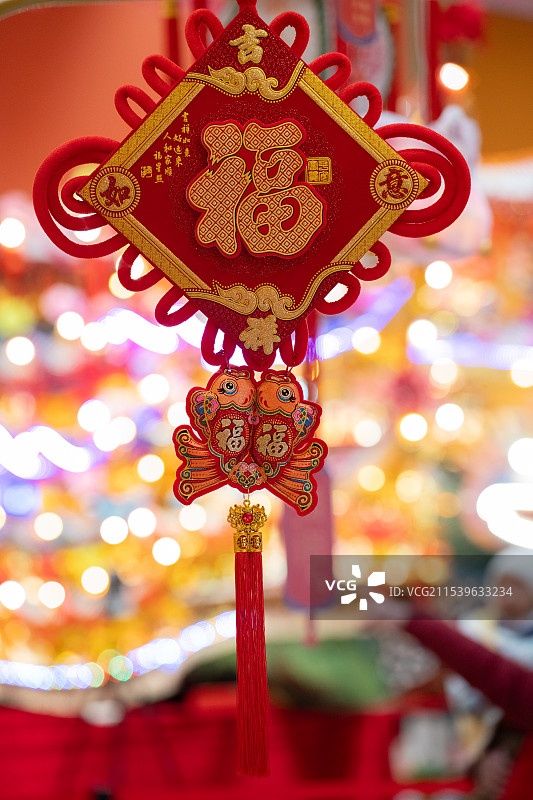 春节喜庆的红色福字与春节挂饰图片素材