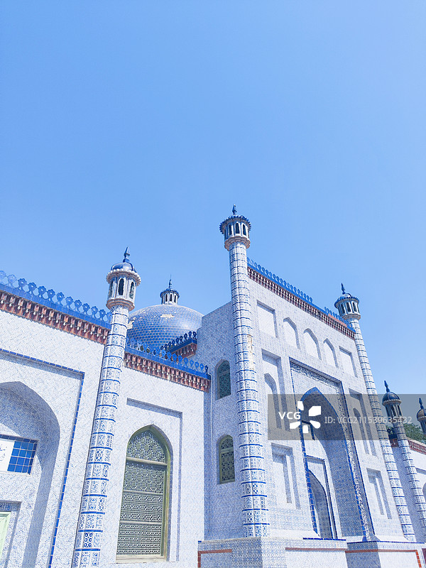 新疆喀什玉素浦墓蓝白色伊斯兰教清真寺建筑图片素材