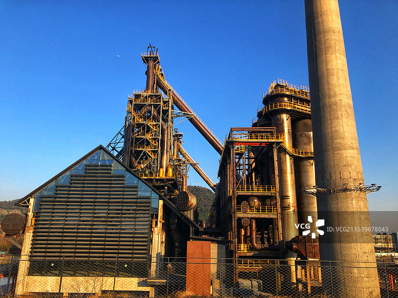 冬日夕阳下的浙江杭州杭钢生态公园图片素材