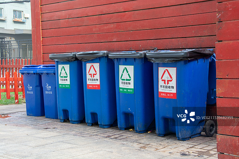 街道分类垃圾桶图片素材