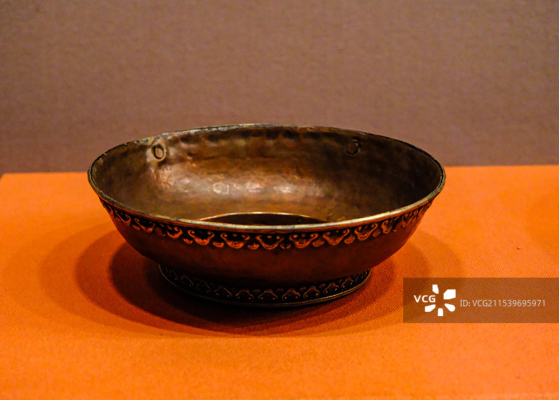 中国青海西宁，青海藏文化博物馆，青海藏医药博物馆，馆藏文物，古籍文献。健康养生主题，藏族食器，藏医养图片素材