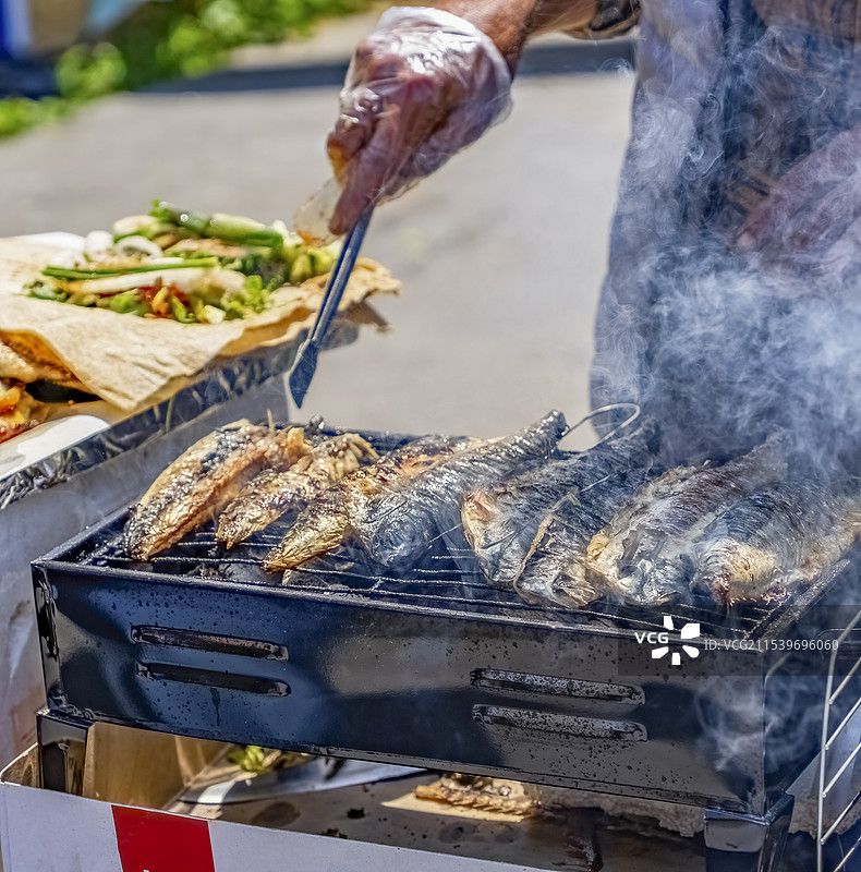 土耳其伊斯坦布尔烤鱼卷饼BalikIzgara图片素材
