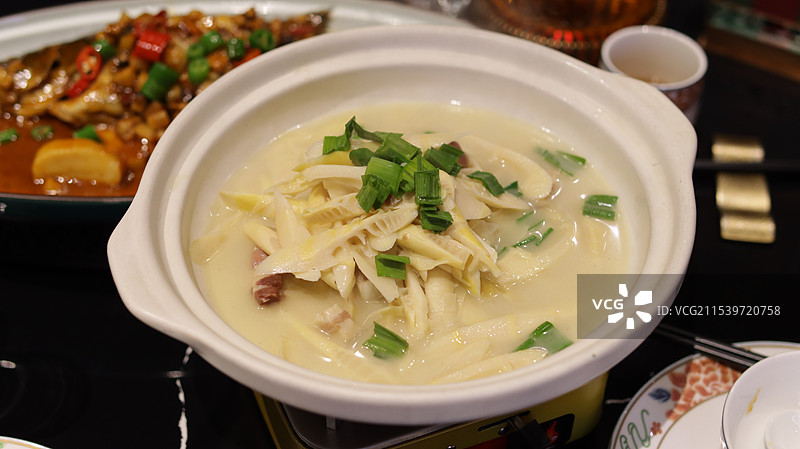 鲜笋咸肉煲图片素材