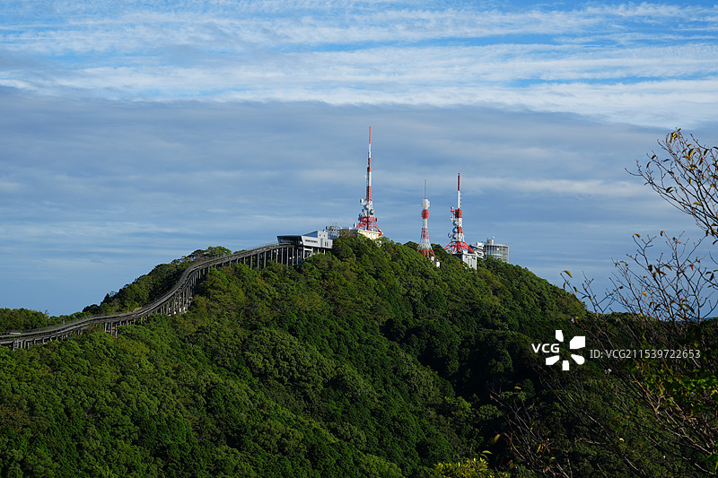 日本佐稻山上的信号塔图片素材