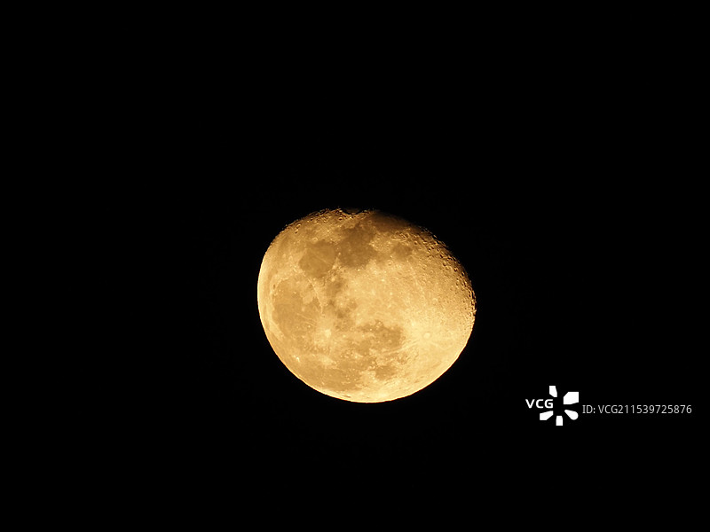 渐亏凸月图片素材