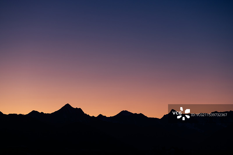 日落紫色粉色天空留白图片素材