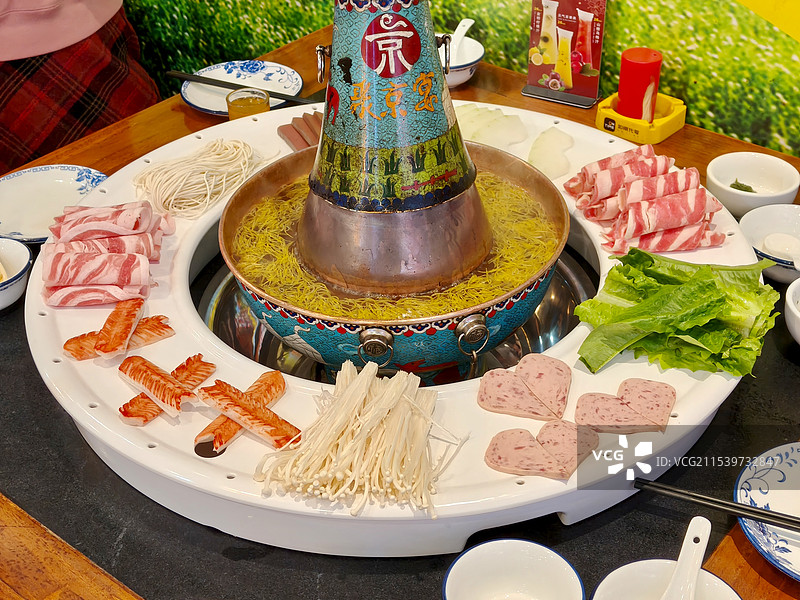 北京羊肉铜锅火锅图片素材