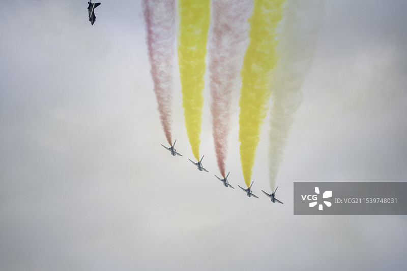 八一飞行表演队图片素材