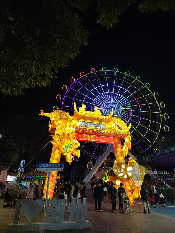 跨年夜的游乐场图片素材