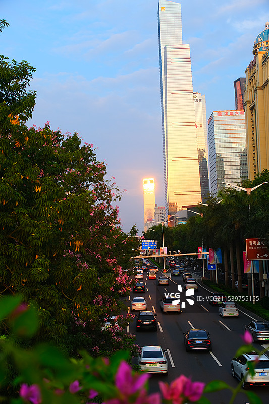 日落时的交通堵塞图片素材