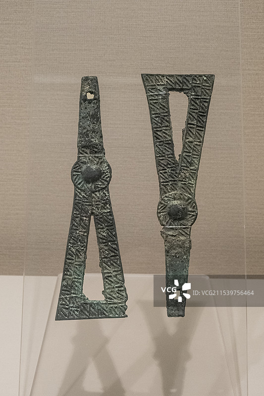 朝阳十二台营子出土春秋青铜文物图片素材