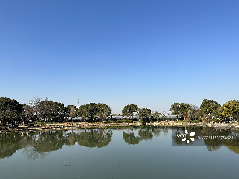 上海嘉定华亭人家农业园区湖景图片素材