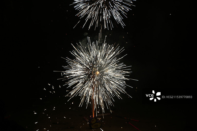 烟花绽放图片素材