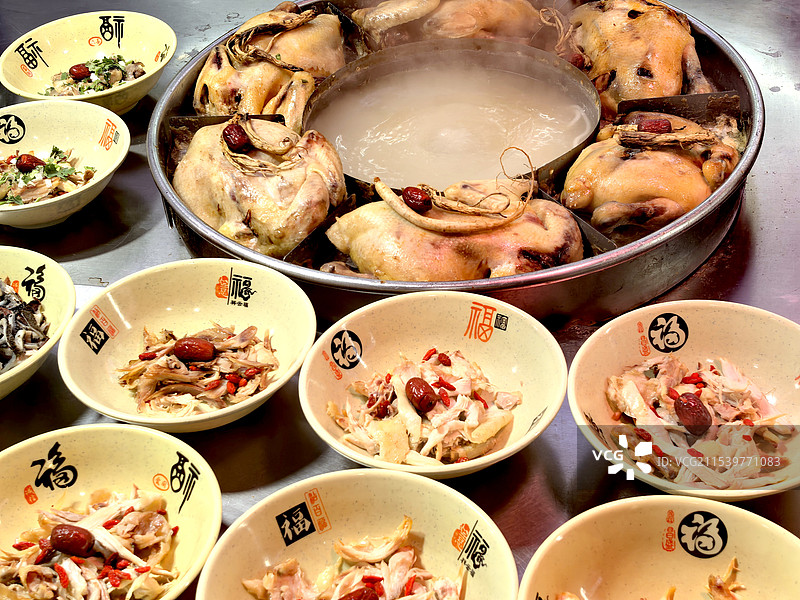 延吉早市的人参鸡汤图片素材