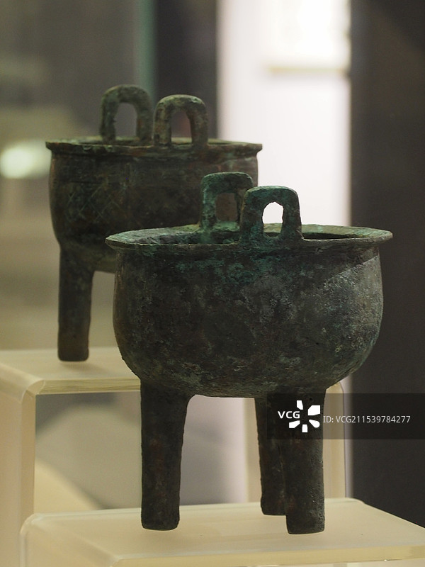 唐山博物馆 素面青铜鼎 商图片素材
