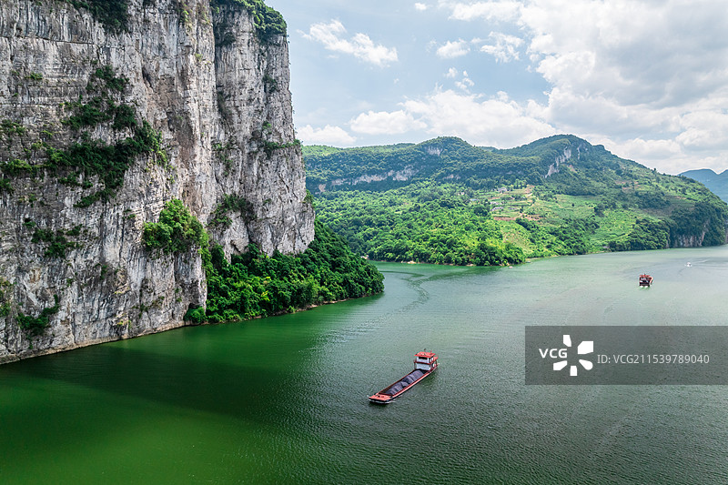 贵州毕节乌江渡水库峡谷自然风光航拍图片素材