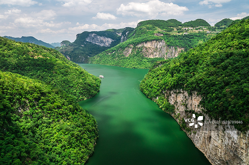 贵州毕节乌江渡水库峡谷自然风光航拍图片素材