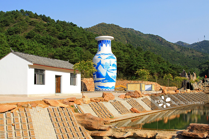 河北滦州青龙山巨型瓶胆景观图片素材