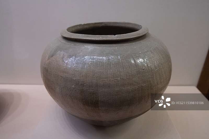 中国国家博物馆 青瓷瓿东汉公元25-公元220年浙江上虞百家镇出土图片素材