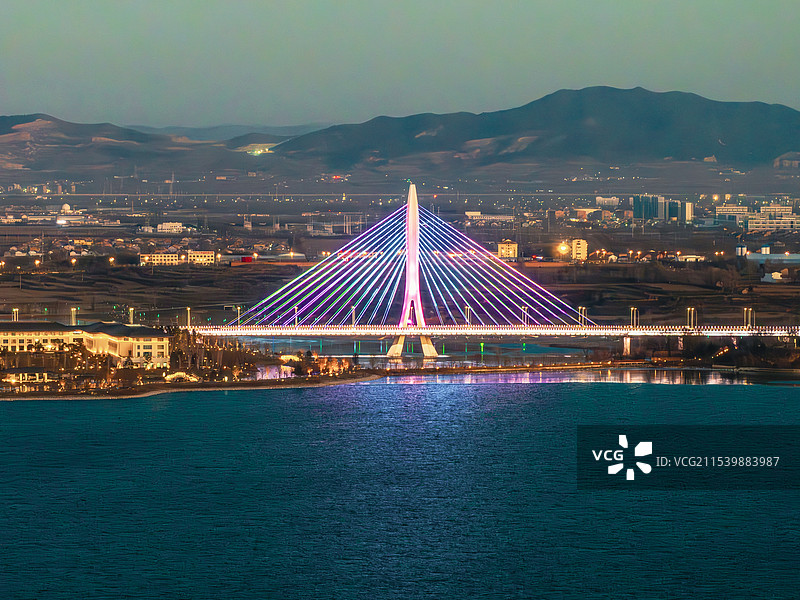 长治市神农湖大桥夜景航拍图片素材