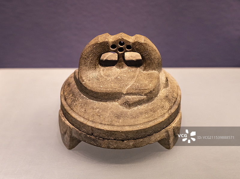 三足双龙石砚 汉 太和县李阁乡双古堆汉墓 安徽博物院图片素材