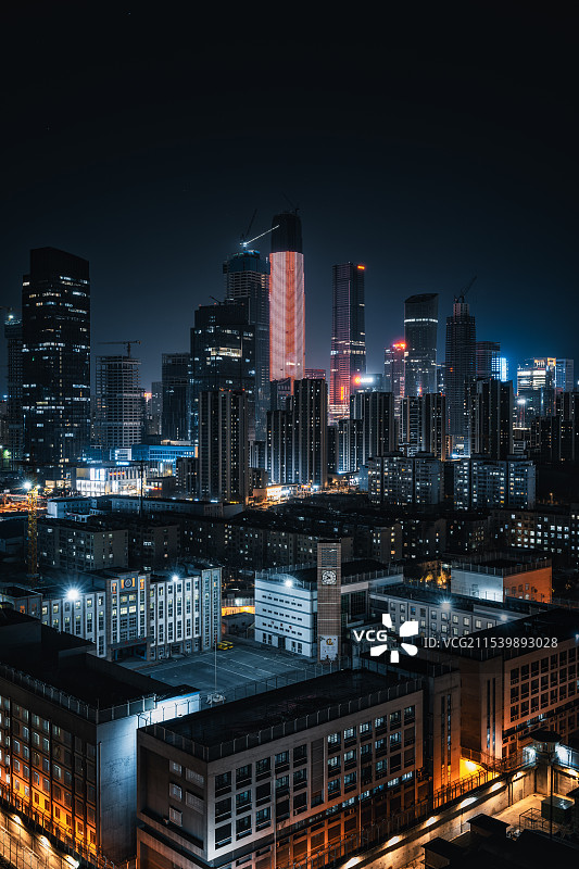 济南夜晚cbd内透图片素材