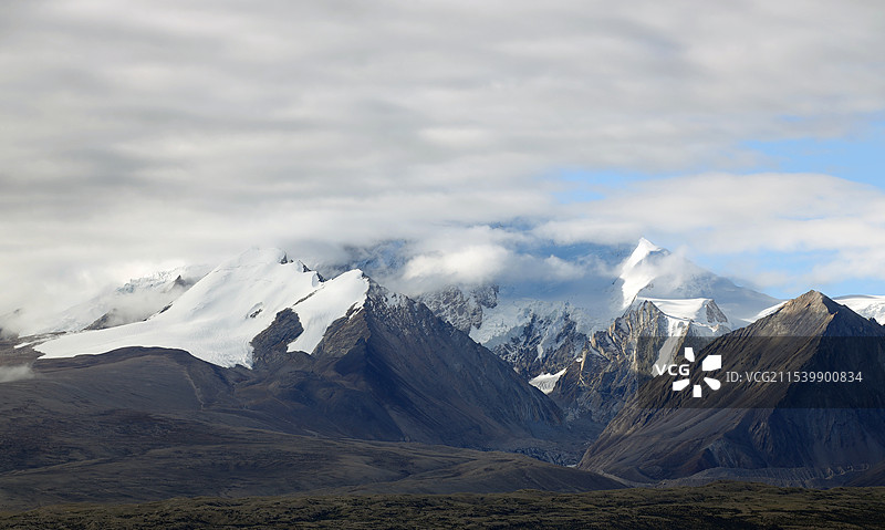 岗彭庆峰图片素材