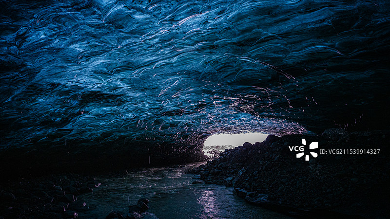 冰岛的蓝冰洞图片素材
