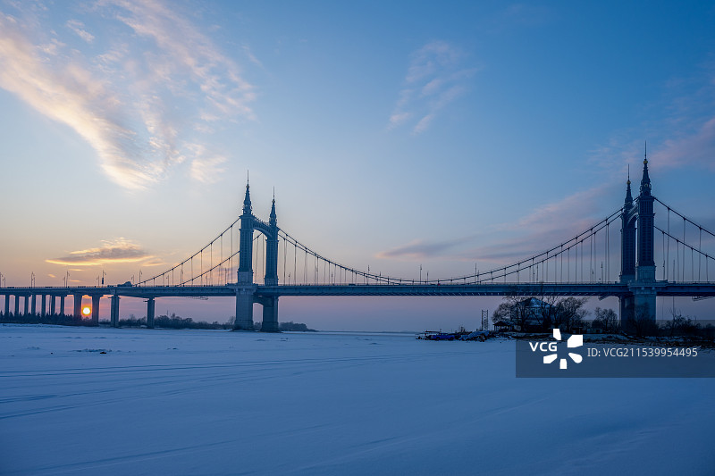 哈尔滨 阳明滩大桥 冬季日落 蓝调景色图片素材