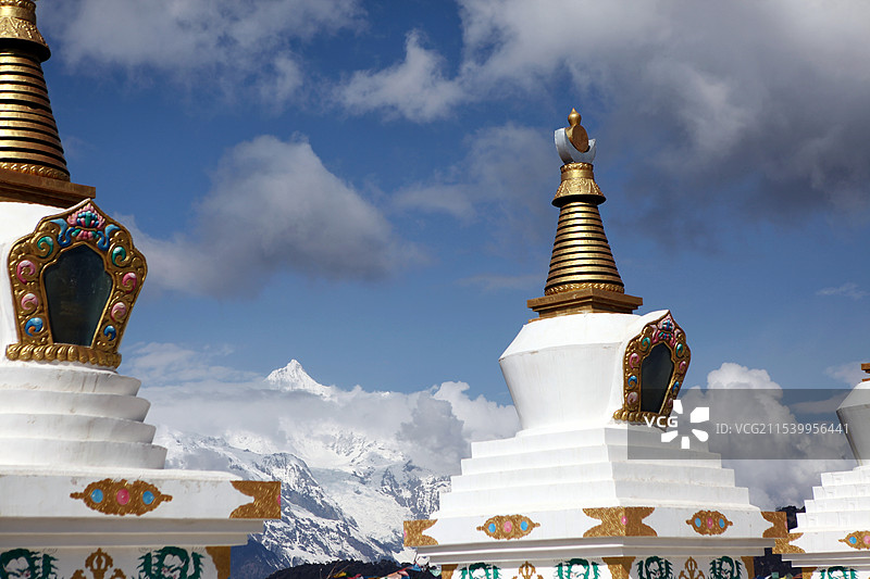 梅里雪山 雾浓顶观景台图片素材