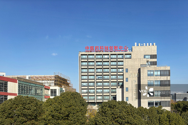 上海中医药大学-科技创新楼图片素材