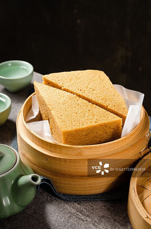 美味的中式广东传统小吃早茶点心红糖糕图片素材