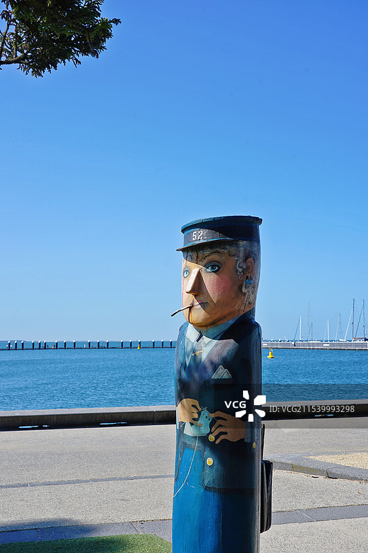 澳大利亚吉朗，彩绘木偶艺术Baywall Bollards图片素材