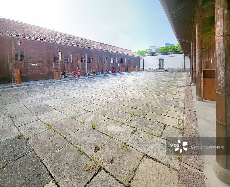 杭州京杭大运河岸边著名的古粮仓富义仓仓房图片素材