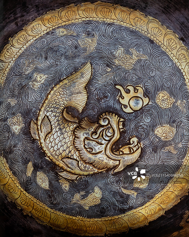 美术工艺，唐代贵金属制品，银器，摩羯纹金花银盆图片素材