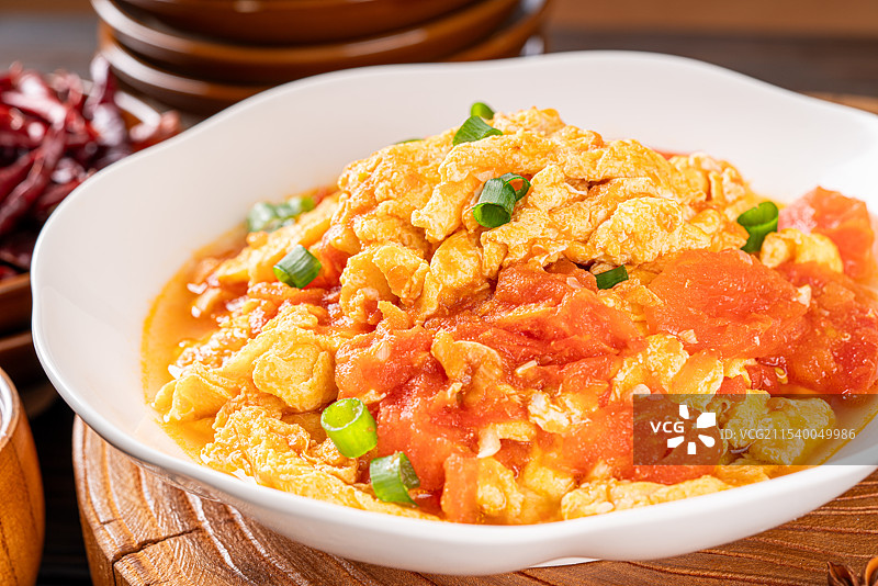 餐盘里的西红柿炒鸡蛋图片素材