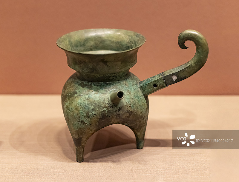 曲柄铜盉 春秋 怀宁杨家牌出土 怀宁县博物馆图片素材