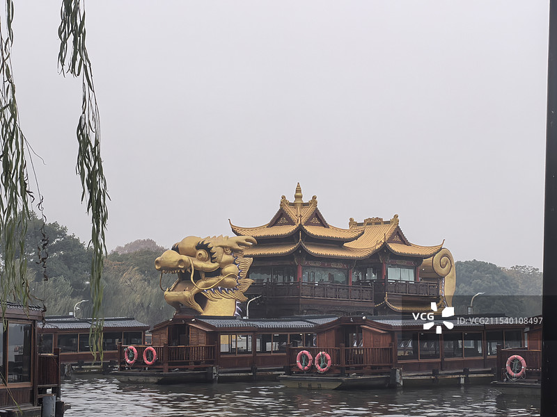 杭州西湖龙头船图片素材