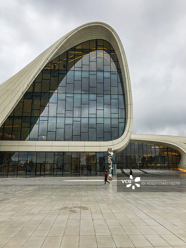 阿塞拜疆 阿利耶夫艺术中心 扎哈 哈迪德设计 建筑曲线设计图片素材
