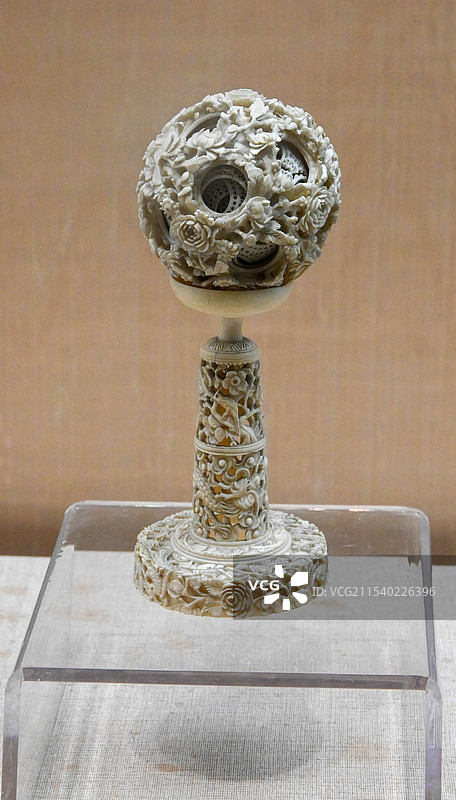 广东广州·十三行博物馆·象牙镂雕十六层象牙球图片素材