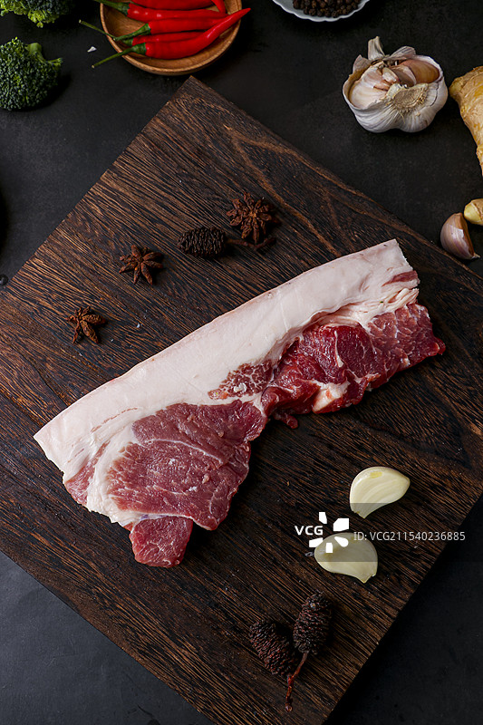 黑猪肉带皮五花肉新鲜猪前腿肉正宗农家土猪肉后腿肉图片素材