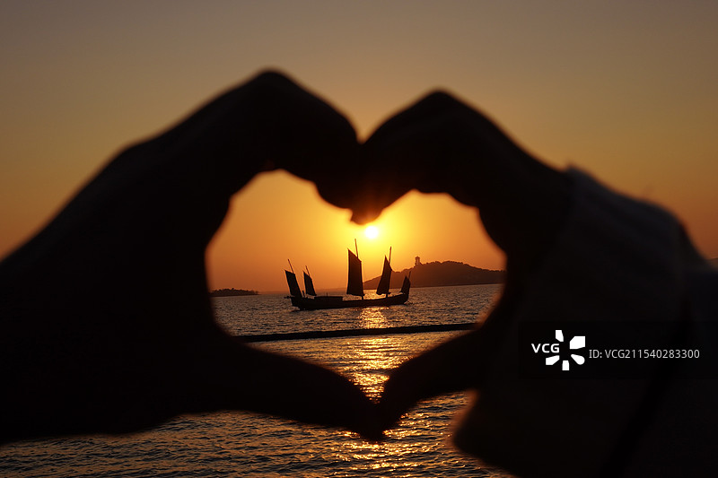 浪漫比心日落风景图片素材