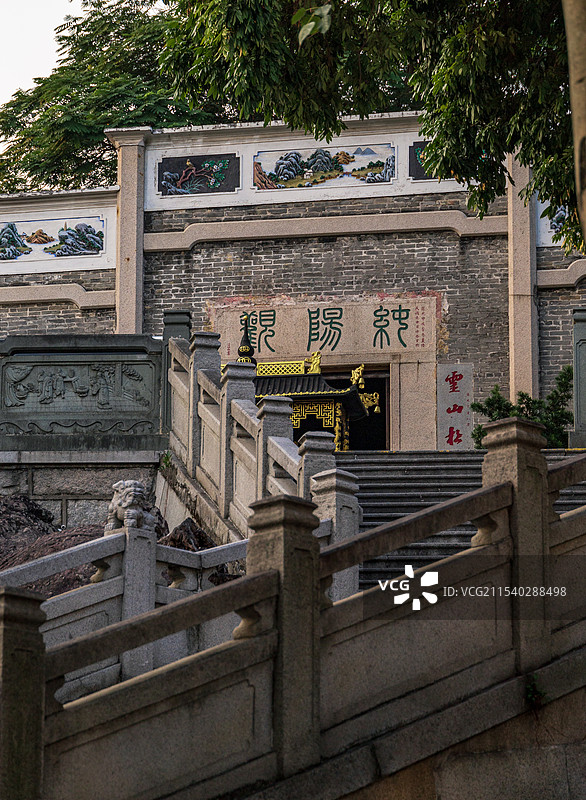广州纯阳观台阶向上通向正山门、灵官殿图片素材