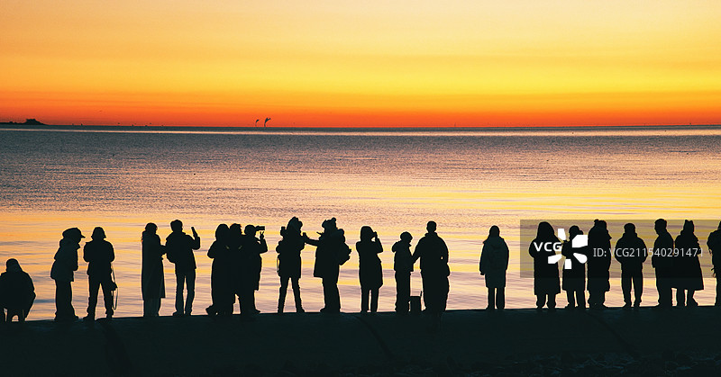 等日出的人们图片素材