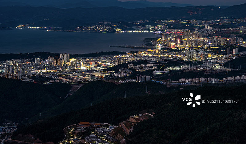 大理者摩山海东夜景图片素材