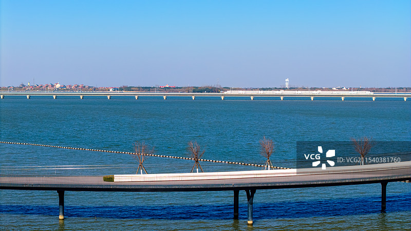 奔跑中的元荡湖图片素材