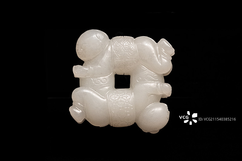 上海市历史博物馆天地精灵璀璨江汉武汉博物馆馆藏玉器展玉配饰图片素材