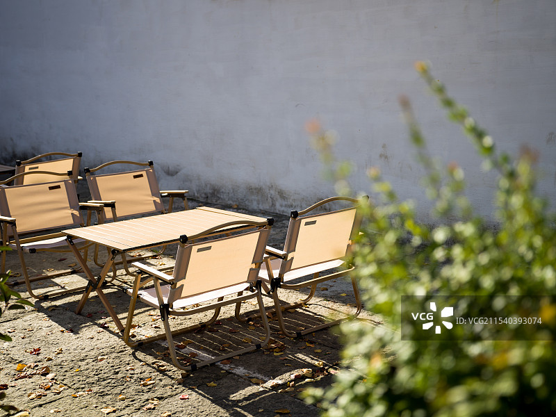 户外露营桌子椅子图片素材