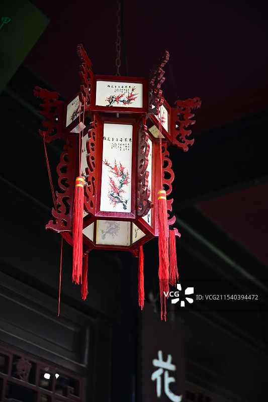 成都望江楼公园，木质六角灯笼，中式图片素材