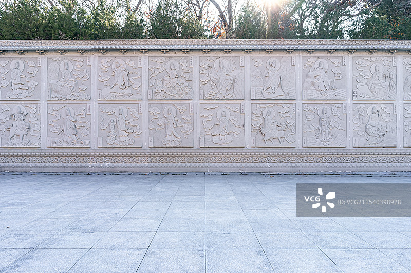 中国国内著名景点拍摄主题，山东泰安泰山著名景点白马禅寺影壁，大理石石雕佛像壁画，户外白昼无人图像摄影图片素材